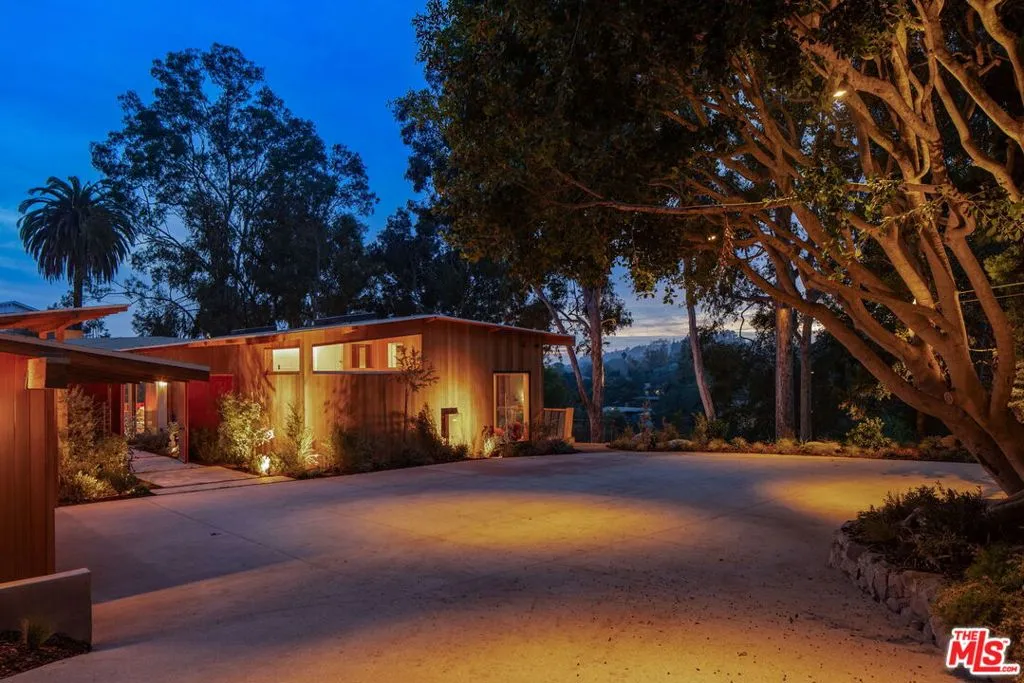 765 N Bonhill Road, Los Angeles, California 90049 home-pic-36